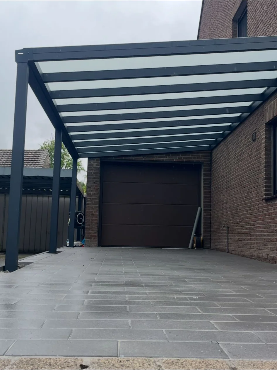 Carport nach Maß, Überdachter Stellplatz am Haus